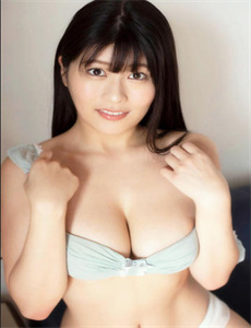 不扣纽的女孩